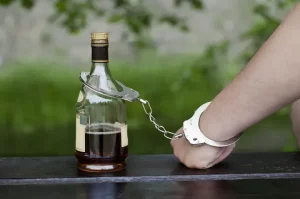 قانون مجازات نگهداری مشروبات الکلی