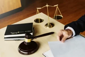 فرق وکیل پایه یک و دو دادگستری چیست؟