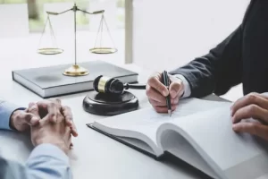 آیا وکلا در هر پرونده صد در صد موفق می‌شوند؟